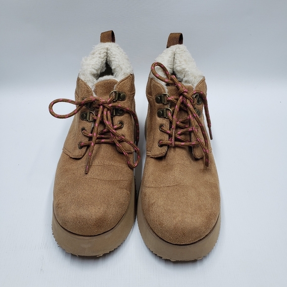 American Eagle Platform Ankle boots Lace Up Faux Suede Lined Size 8 Tan - Picture 13 of 14